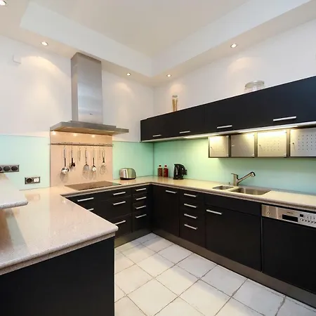 Incredible Two Bedroom Wenceslass Square Apartmán Praha