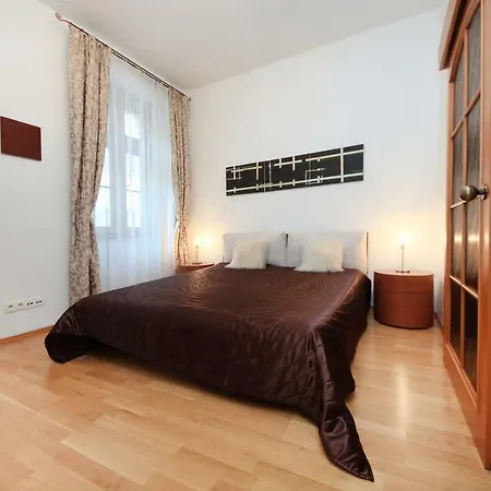Incredible Two Bedroom Wenceslass Square *