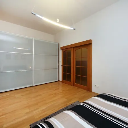 Incredible Two Bedroom Wenceslass Square * Prague